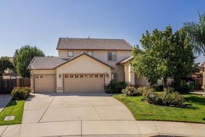 photo 1 of 201 Aspen Ave, Fowler, CA 93625