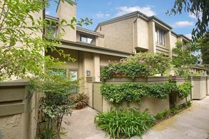 photo 1 of 3211 Caminito Eastbluff Unit 11, La Jolla, CA 92037
