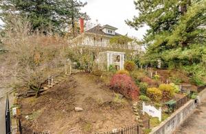 photo 1 of 2611 S Troutdale Rd Troutdale, OR 97060