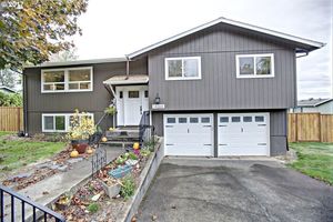 photo 1 of 14264 SE Holly View Ter, Damascus, OR 97089