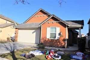 photo 1 of 206 Spirea St, Bakersfield, CA 93314