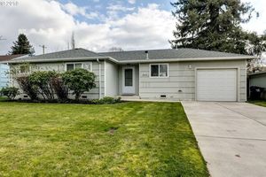 photo 1 of 643 Tinamou Ln, Springfield, OR 97477