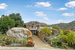 photo 1 of 28425 Meadow Glen Way W, Escondido, CA 92026