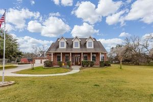 photo 1 of 5110 Willow Way, Richmond, TX 77406