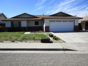 photo 1 of 665 W Camelot Way, Porterville, CA 93257