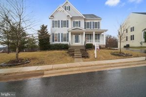 photo 1 of 13526 Village Green Dr, Leesburg, VA 20176