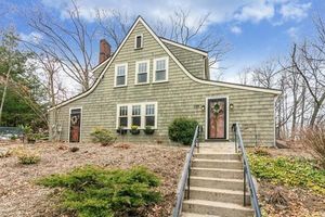 photo 1 of 359 Warren St, Needham, MA 02492