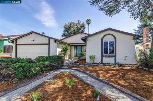 photo 1 of 112 Chestnut Dr, Hercules, CA 94547