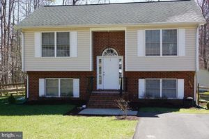 photo 1 of 608 Southampton Dr, Ruther Glen, VA 22546