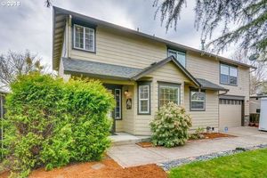 photo 1 of 1504 N Hazelnut Ct, Canby, OR 97013
