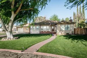 photo 1 of 14066 18th Ave Lemoore, CA 93245