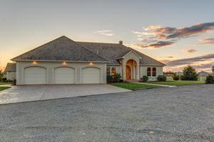 photo 1 of 17915 Arbor Grove Rd NE, Woodburn, OR 97071