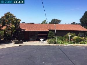 photo 1 of 1071 N Rancho Rd, El Sobrante, CA 94803