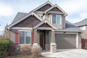 photo 1 of 537 NW 28th St, Redmond, OR 97756