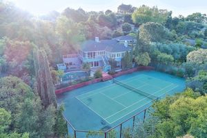 photo 1 of 25840 Vinedo Ln, Los Altos Hills, CA 94022