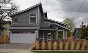 photo 1 of 465 E Arlington St, Gladstone, OR 97027
