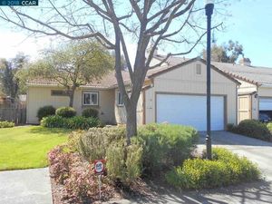 photo 1 of 8 Knoll Ct, Hercules, CA 94547