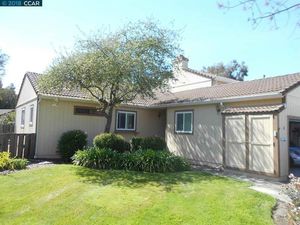 photo 1 of 8 Knoll Ct, Hercules, CA 94547