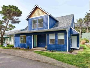 photo 1 of 2945 SW Coast Ave, Lincoln City, OR 97367