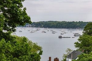 photo 1 of 18 Ocean Terrace Unit 3, Salem, MA 01970