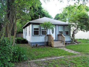 photo 1 of 7604 S Oak Rd, Wonder Lake, IL 60097