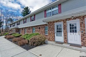 photo 1 of 25A Pine Ln, #6, Albany, NY 12203