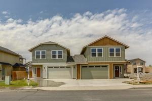 photo 1 of 161 NW 29th St, Redmond, OR 97756