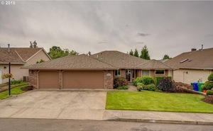 photo 1 of 12112 SE Eagle Dr, Clackamas, OR 97015