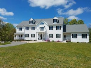 photo 1 of 685 Glebe St, Taunton, MA 02780