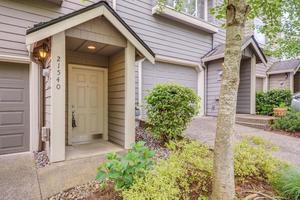 photo 1 of 21540 NE Willow Glen Rd, Fairview, OR 97024