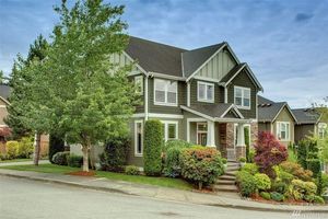 photo 1 of 817 S 37th Pl, Renton, WA 98055