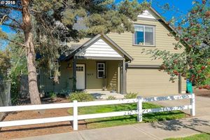 photo 1 of 1417 N Main St, Newberg, OR 97132