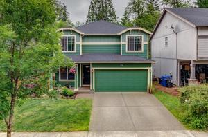photo 1 of 37708 Hamilton Ridge Dr, Sandy, OR 97055
