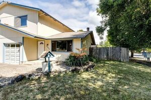 photo 1 of 4896 B St, Springfield, OR 97478