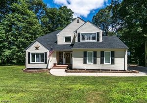 photo 1 of 9 Highland Rd, Hackettstown, NJ 07840