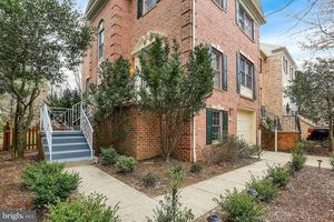 photo 1 of 7 Boyne Ct, Lutherville Timonium, MD 21093