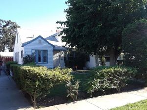 photo 1 of 264 E Houston St, Coalinga, CA 93210