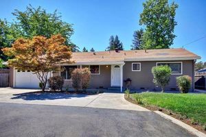 photo 1 of 9356 Oak Ave, Orangevale, CA 95662