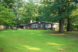photo 1 of 11 Peninsula Dr, Lunenburg, MA 01462