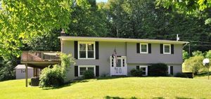 photo 1 of 71 Horseshoe Ct, Granville, OH 43023