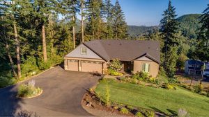 photo 1 of 575 Agate Creek Dr, Kalama, WA 98625