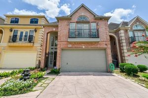 photo 1 of 5345 Mcculloch Cir, Houston, TX 77056