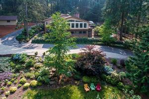 photo 1 of 18425 SE 64th Way, Issaquah, Washington 98027