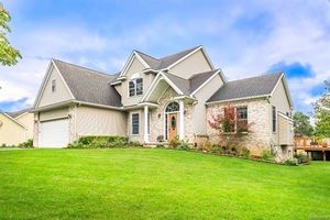 photo 1 of 9072 Wooden Shoe Ct, Green Oak Township, MI 48116