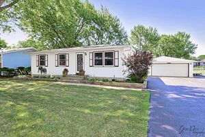 photo 1 of 21293 W Starry Ln, Lake Zurich, IL 60047