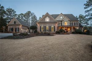 photo 1 of 1055 Stonegate Ct, Roswell, GA 30075