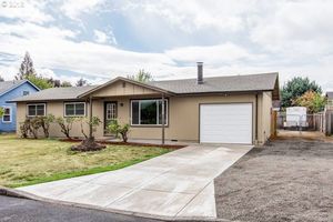 photo 1 of 925 S Magnolia St, Cornelius, OR 97113