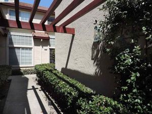 photo 1 of 5652 Belleza Dr, Pleasanton, CA 94588
