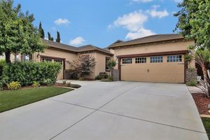 photo 1 of 8232 Bonito Cir, Elk Grove, CA 95757