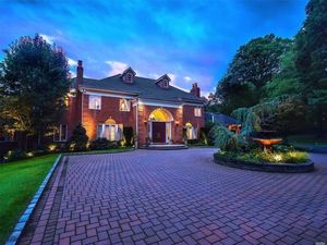 photo 1 of 6 Foxwood Path, Locust Valley, NY 11560